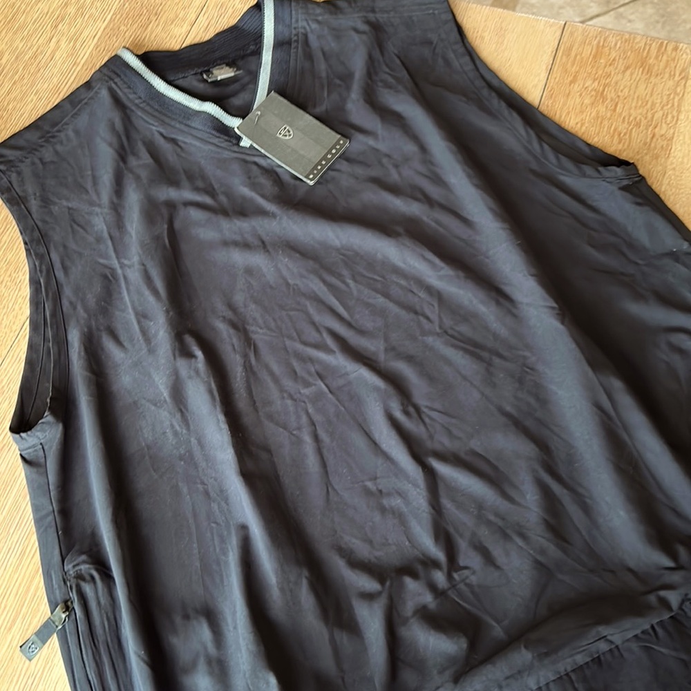 Nike Golf Lightweight pullover Vest in Size Large